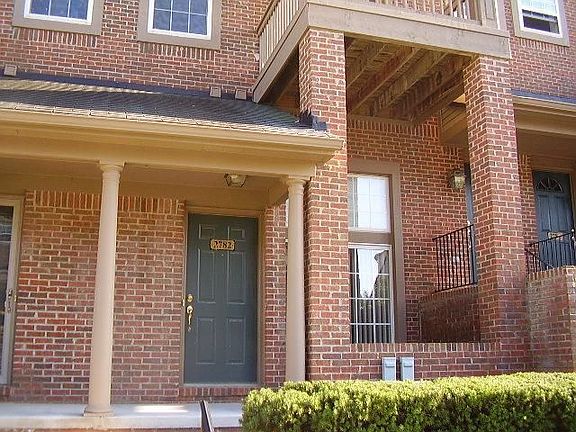 2nd image of 2782 Barclay Way