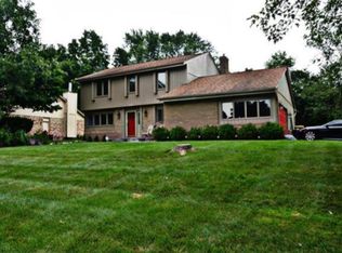 34650 Valley Forge Dr, Farmington Hills, MI 48331