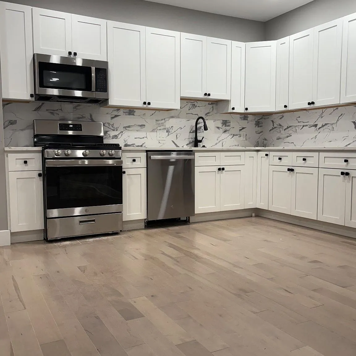2 bed, 1.0 bath, 2865 sqft, $1,925 — Photo 1