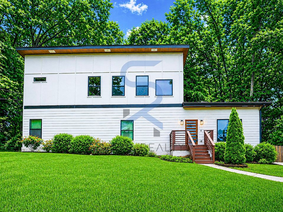 1st image of 3040 Valley Cir