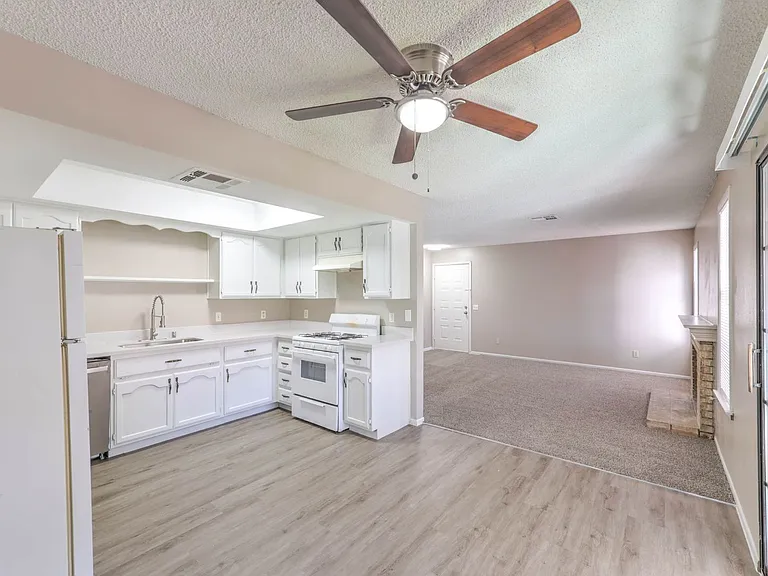6647 W Tropicana Ave #102 — Photo 13