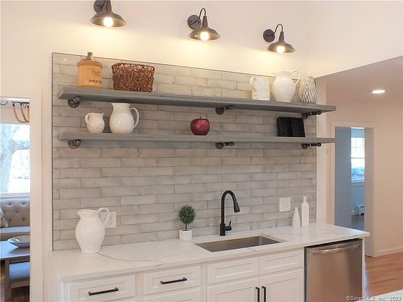 4th image of 1025 Willard Road