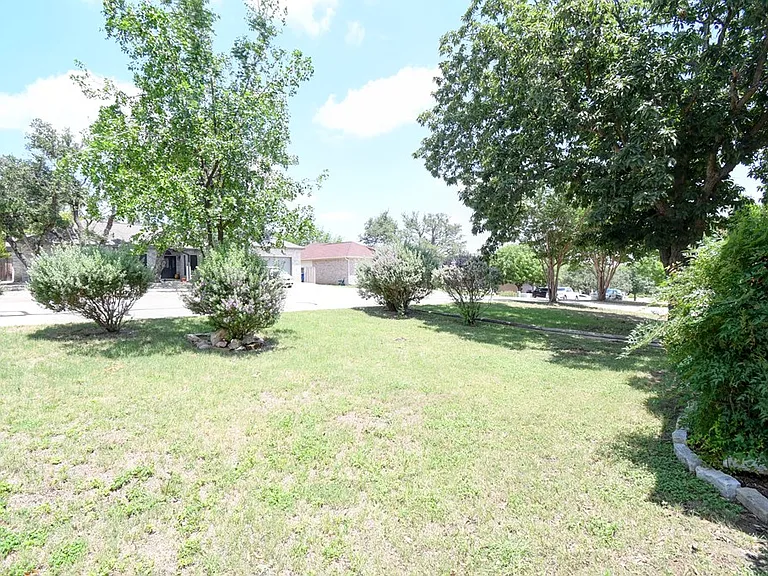 719 Oak Hollow Dr — Photo 39