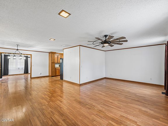 5th image of 755 Holmes Dr
