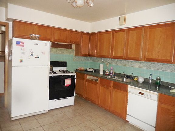 3rd image of 8231 N Tripp Ave
