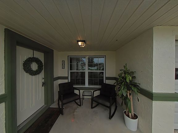 3rd image of 102 Dogwood Cir