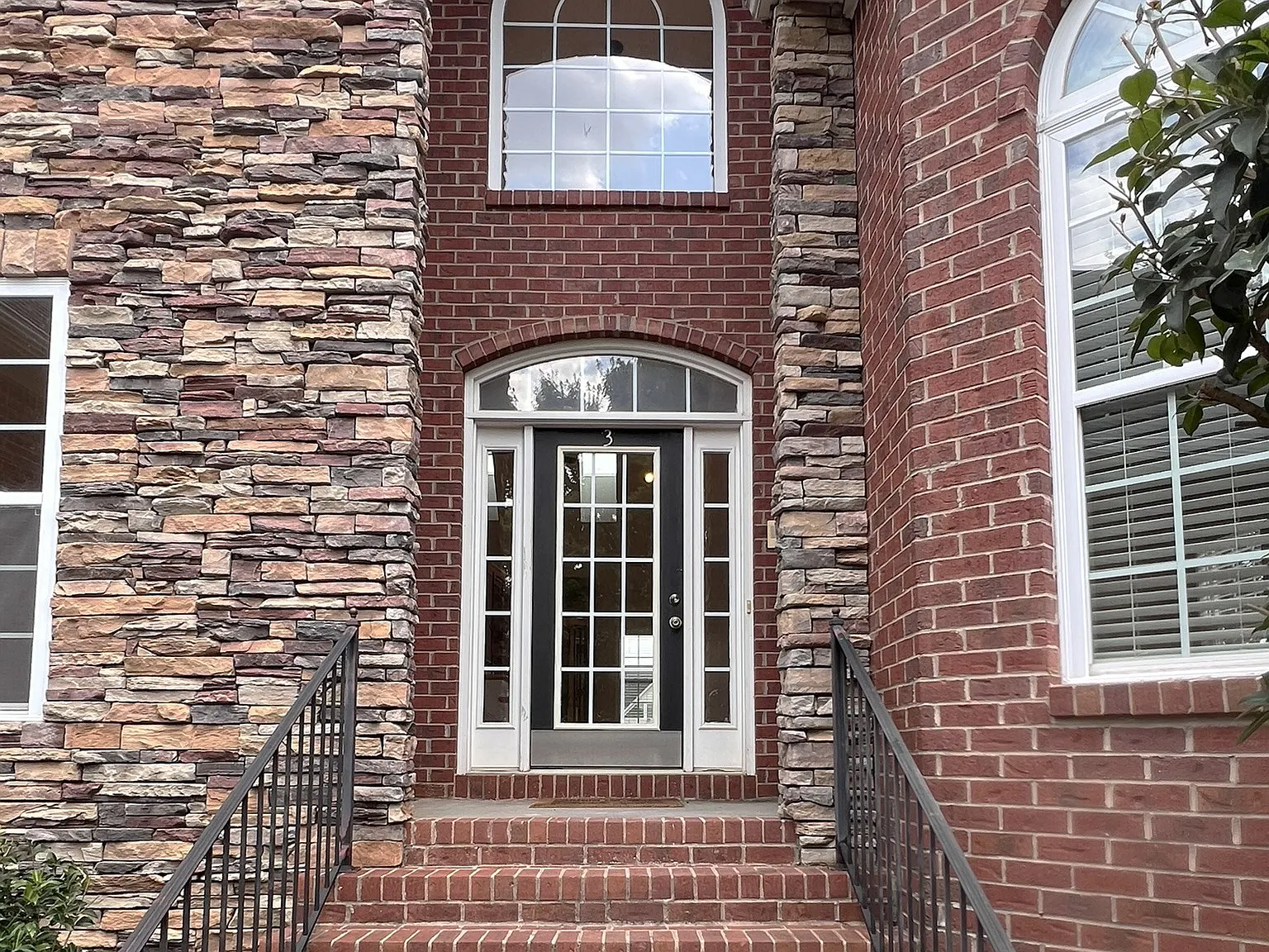 5 bed, 3396 sqft, $3,500 — Photo 3