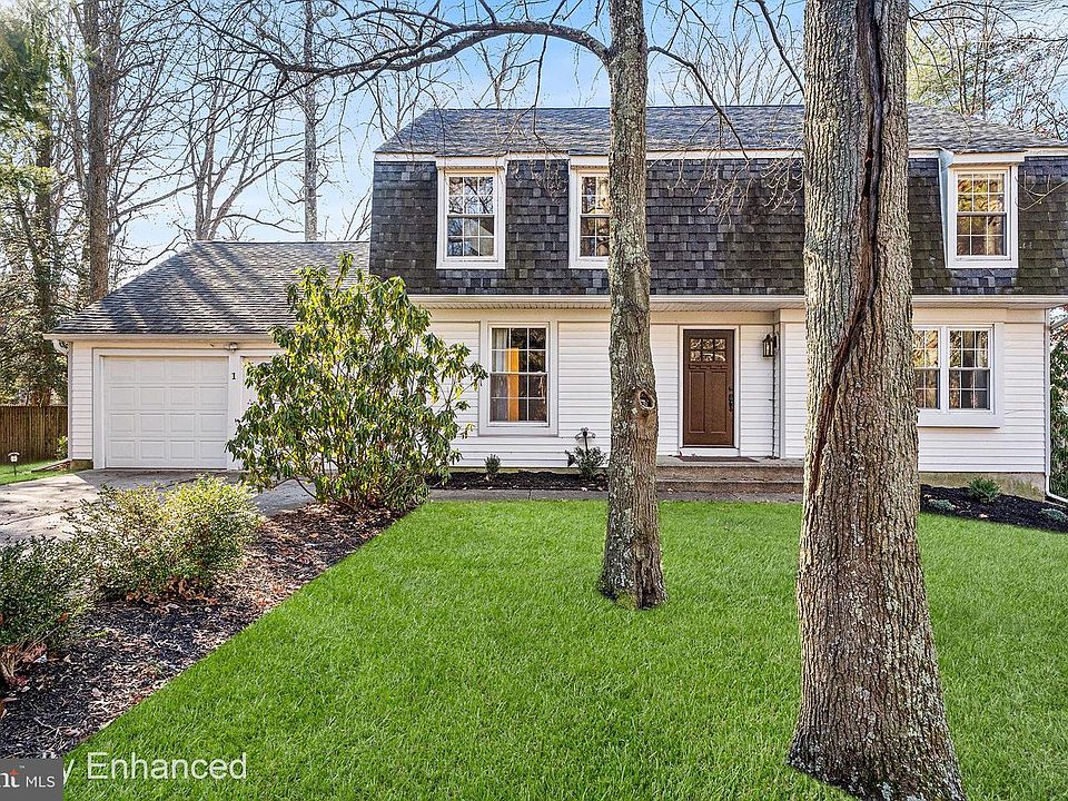 1st image of 1 Holly Oak Dr