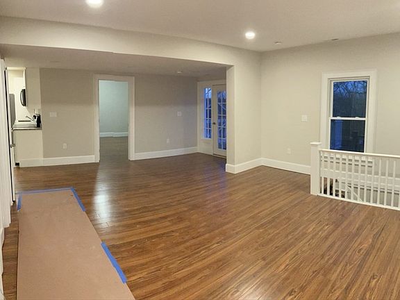 2nd image of 51 Mount Vernon St APT 3