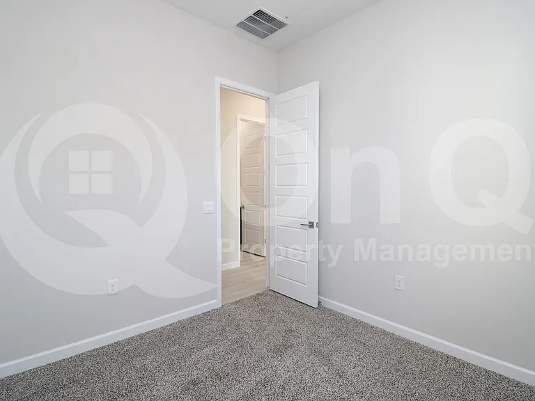 4911 E Village Dr — Photo 16