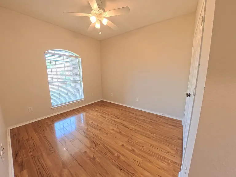 14 Burnham Dr — Photo 25