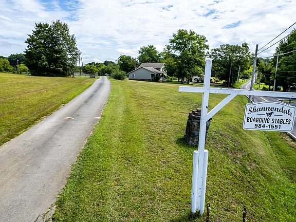 4th image of 2543 Tuckaleechee Pike