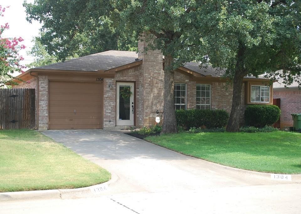1st image of 1304 Cardinal Oaks Dr