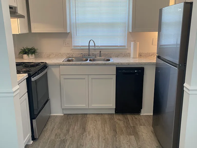 4121 Victoria Way — Photo 3