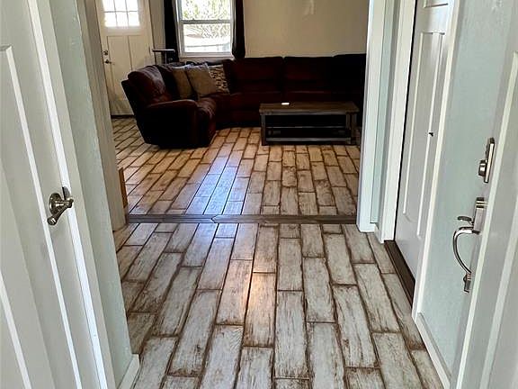 3rd image of 635 W Hillcrest Dr