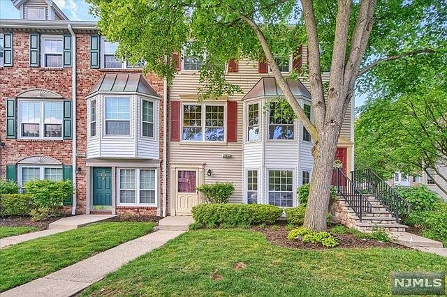 803 Sassafras Ct, Mahwah, NJ 07430 | Zillow