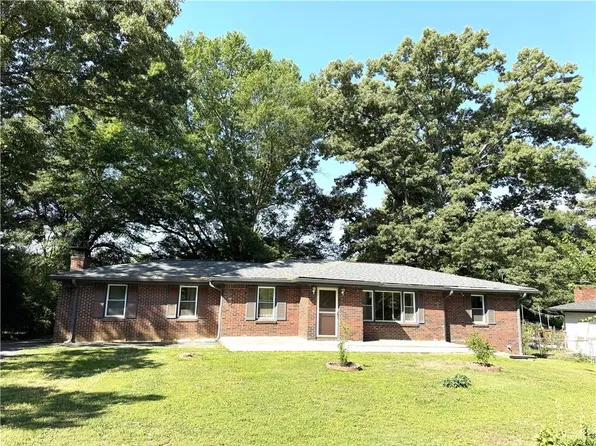 2498 Johnson Dr, Doraville, GA 30340
