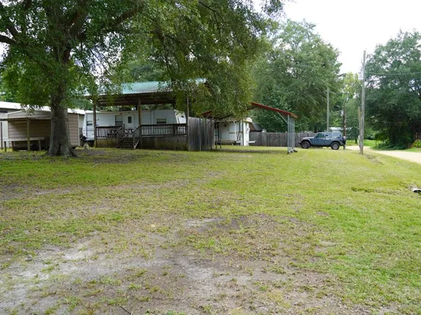 1027 Whispering Pines Dr, Eufaula, AL 36027