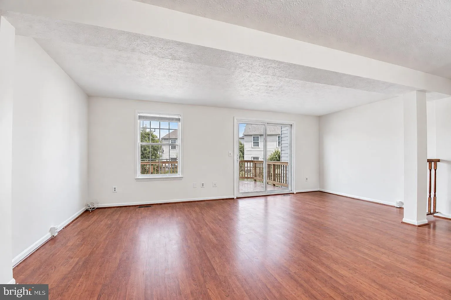 3 bed, 3.5 bath, 1950 sqft, $3,450 — Photo 3