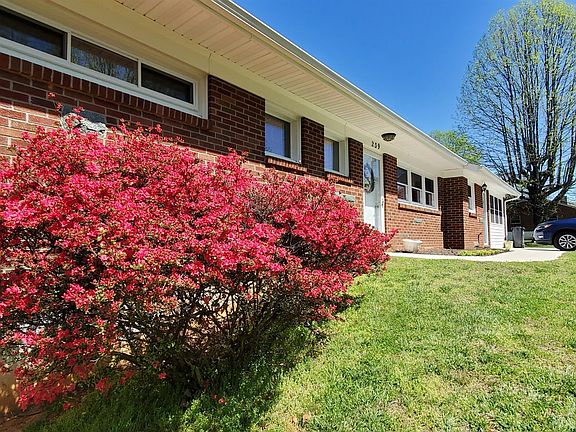 3rd image of 239 Beechwood Dr Lot B