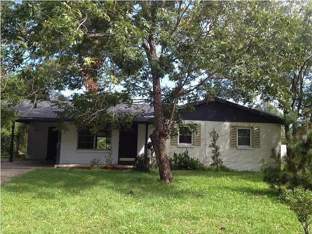 1st image of 225 Hughes St