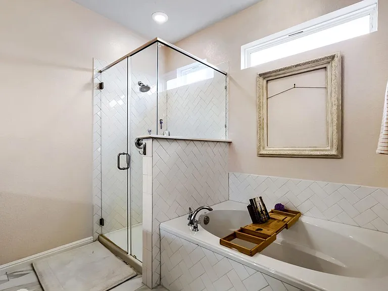 2432 Berryville Ln — Photo 17
