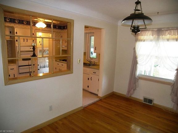 4th image of 883 McKinley Ave