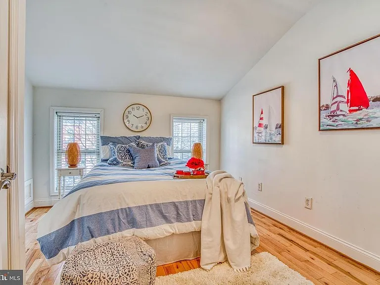 2415 Fleet St — Photo 5