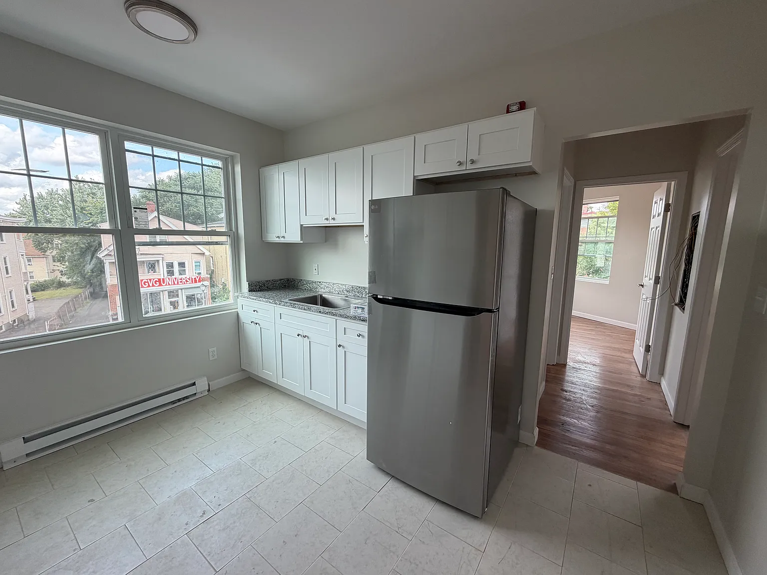 2 bed, 750 sqft, $1,500 — Photo 2