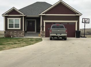 2013 Dublin Ln, Williston, ND 58801