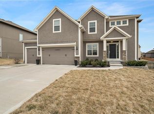 2425 SW Old Port Rd, Lees Summit, MO 64082