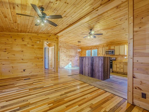 2nd image of 810 Layman Dr