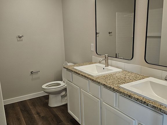 5th image of 6109 Buckthorn Dr