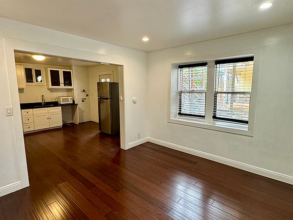 5th image of 120 Porter St