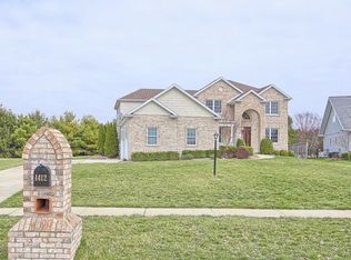 1412 Waterford Pl, Champaign, IL 61821