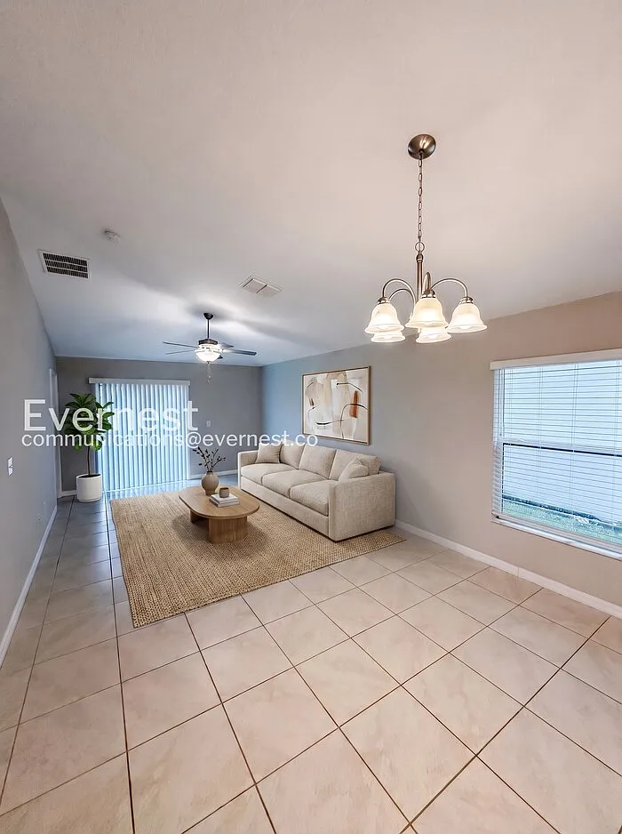 3 bed, 2.0 bath, 1461 sqft, $2,345 — Photo 4