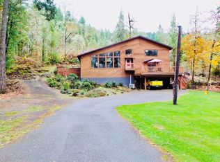 325 Lone Rock Rd, Glide, OR 97443