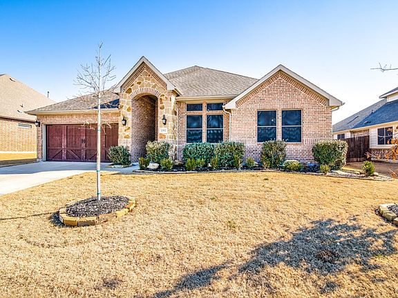 2nd image of 2352 Llano Dr