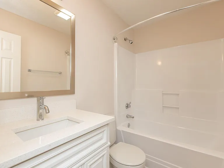 Summerfield Apartments — Photo 39