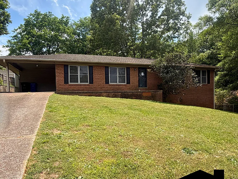 2370 Roberts Ln — Photo 1