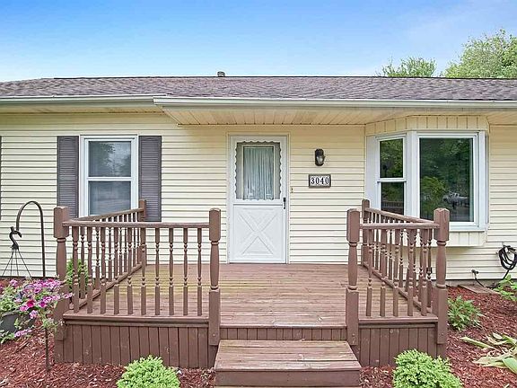 3rd image of 3040 Yorkshire Dr