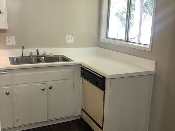 4th image of 625 N Ventura St APT 2