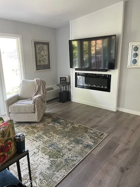 2 bed, 1040 sqft, $3,750 — Photo 2