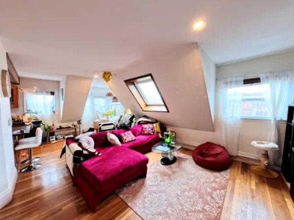 185 Davis Ave APT 8, Brookline, MA 02445
