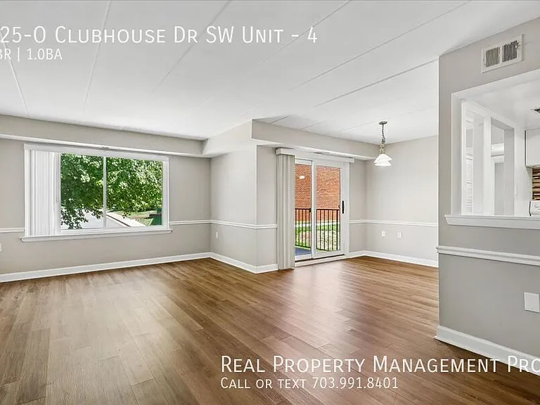 125O Clubhouse Dr SW #4 — Photo 7