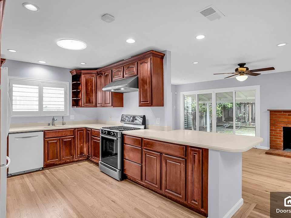1st image of 4404 Manzanita Dr