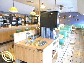 2nd image of 3051 Oakwood Blvd