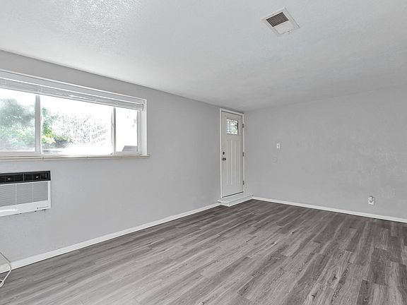 3rd image of 1443 N Stuart St #1443