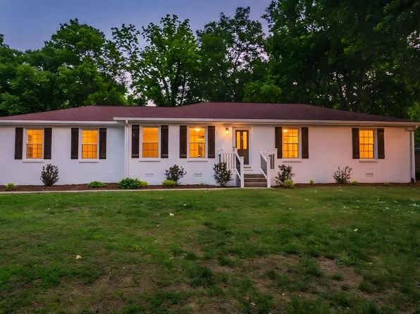 424 Irongate Blvd, Murfreesboro, TN 37129