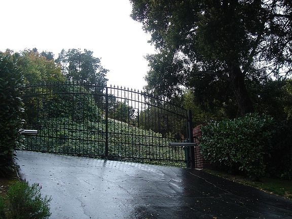 2nd image of 2245 Summit Dr